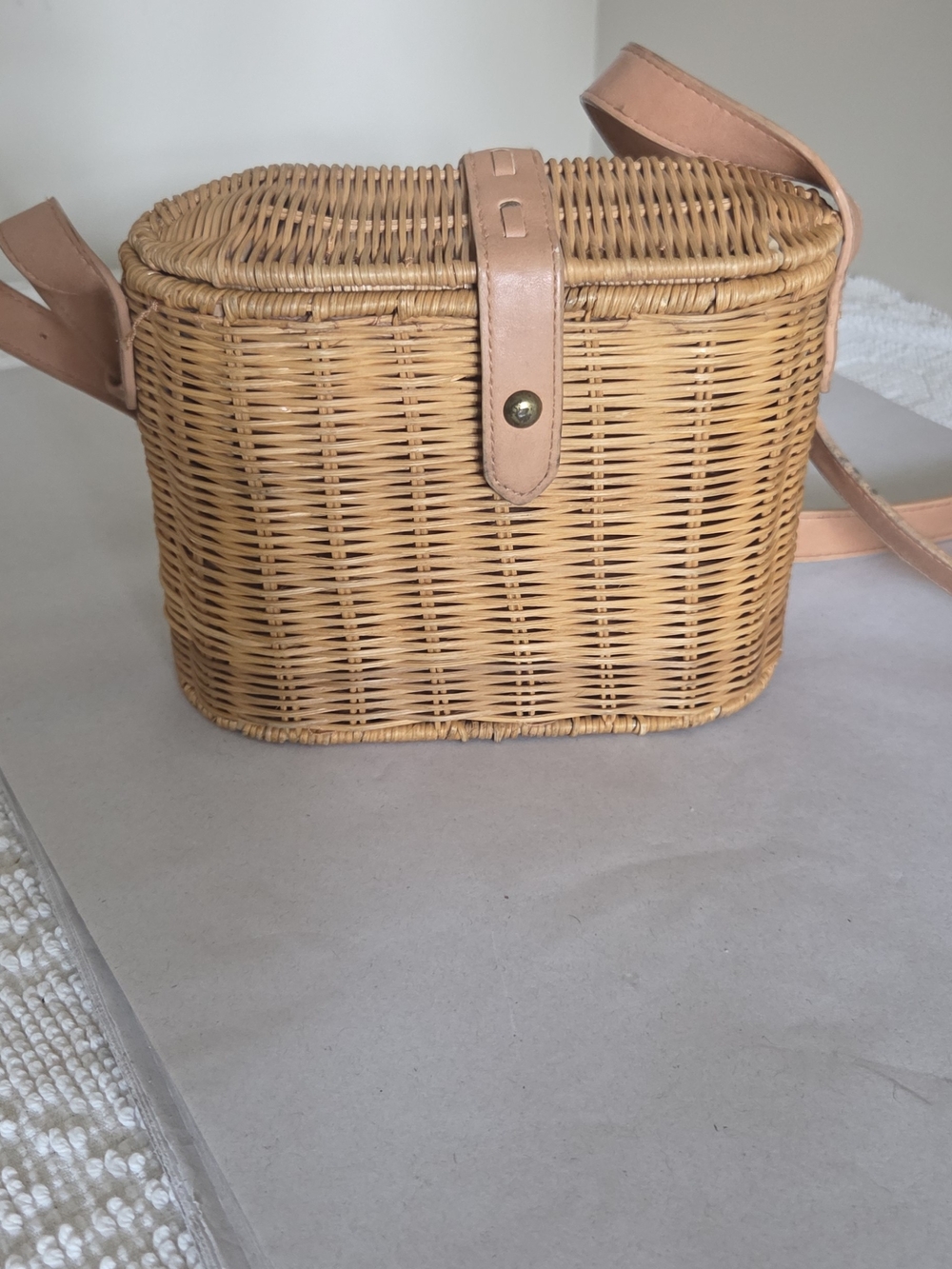 Universal Thread Woven Rattan Crossbody Bag in Tan - Picture 3 of 7
